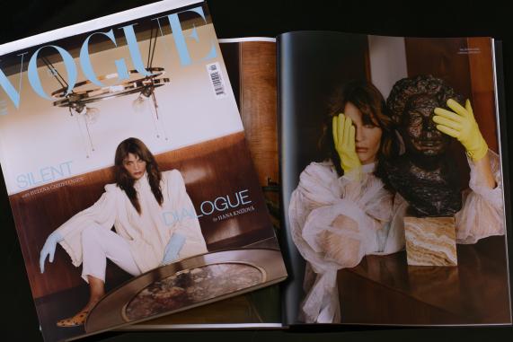 Helena Christensen v aparmánu od Adolfa Loose, zdroj: Adolf Loos Apartment and Gallery, Viktorie Kosejková 