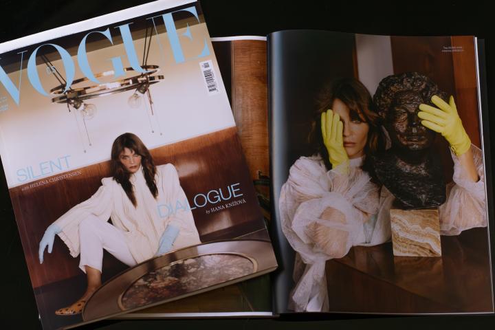 Helena Christensen v aparmánu od Adolfa Loose, zdroj: Adolf Loos Apartment and Gallery, Viktorie Kosejková Helena Christensen v aparmánu od Adolfa Loose, zdroj: Adolf Loos Apartment and Gallery, Viktorie Kosejková